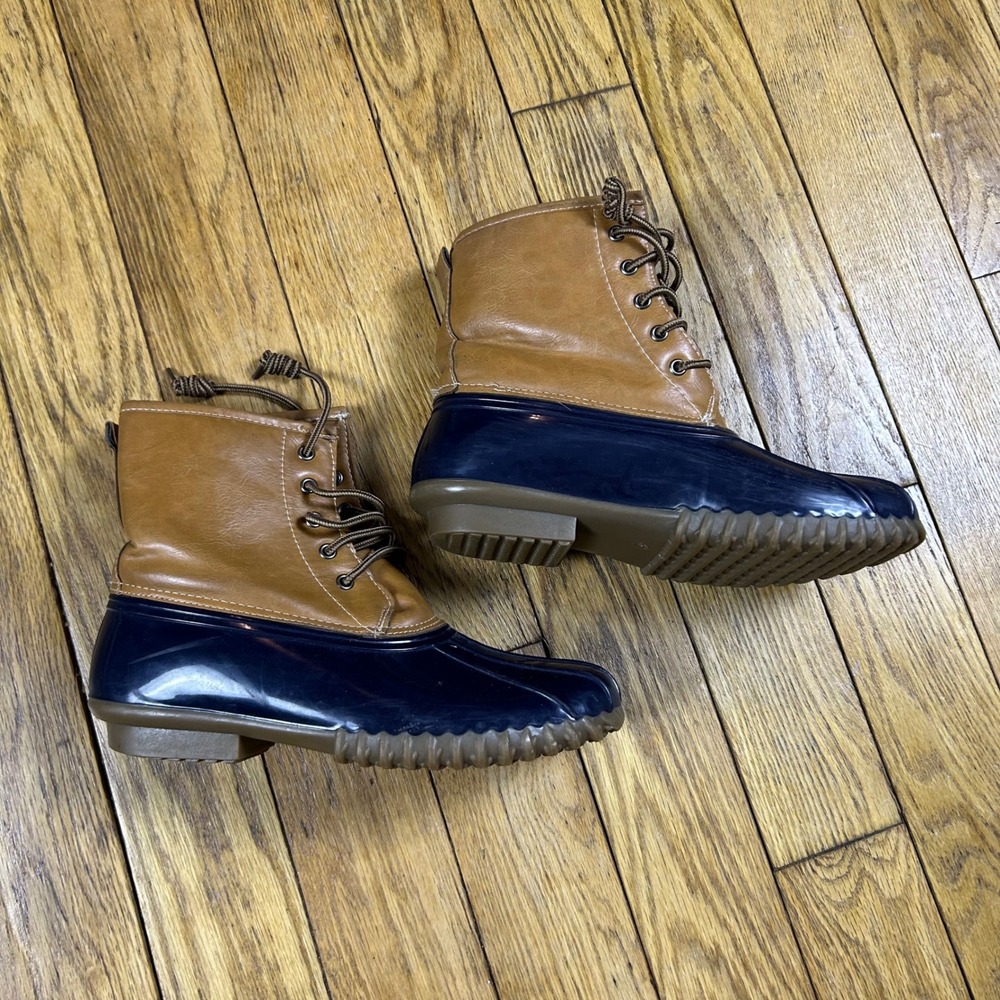 Duck Boots Navy Blue Tan Lace Up Rain Snow Waterproof Shell